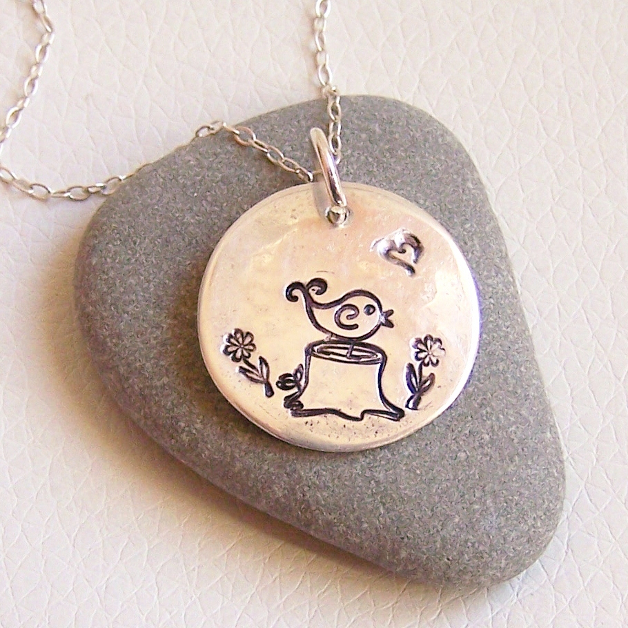 LIttle Bird Silver Necklace on Luulla